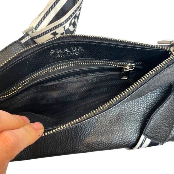 Black pebble Leather Cross body Purse - Picture 10 of 12